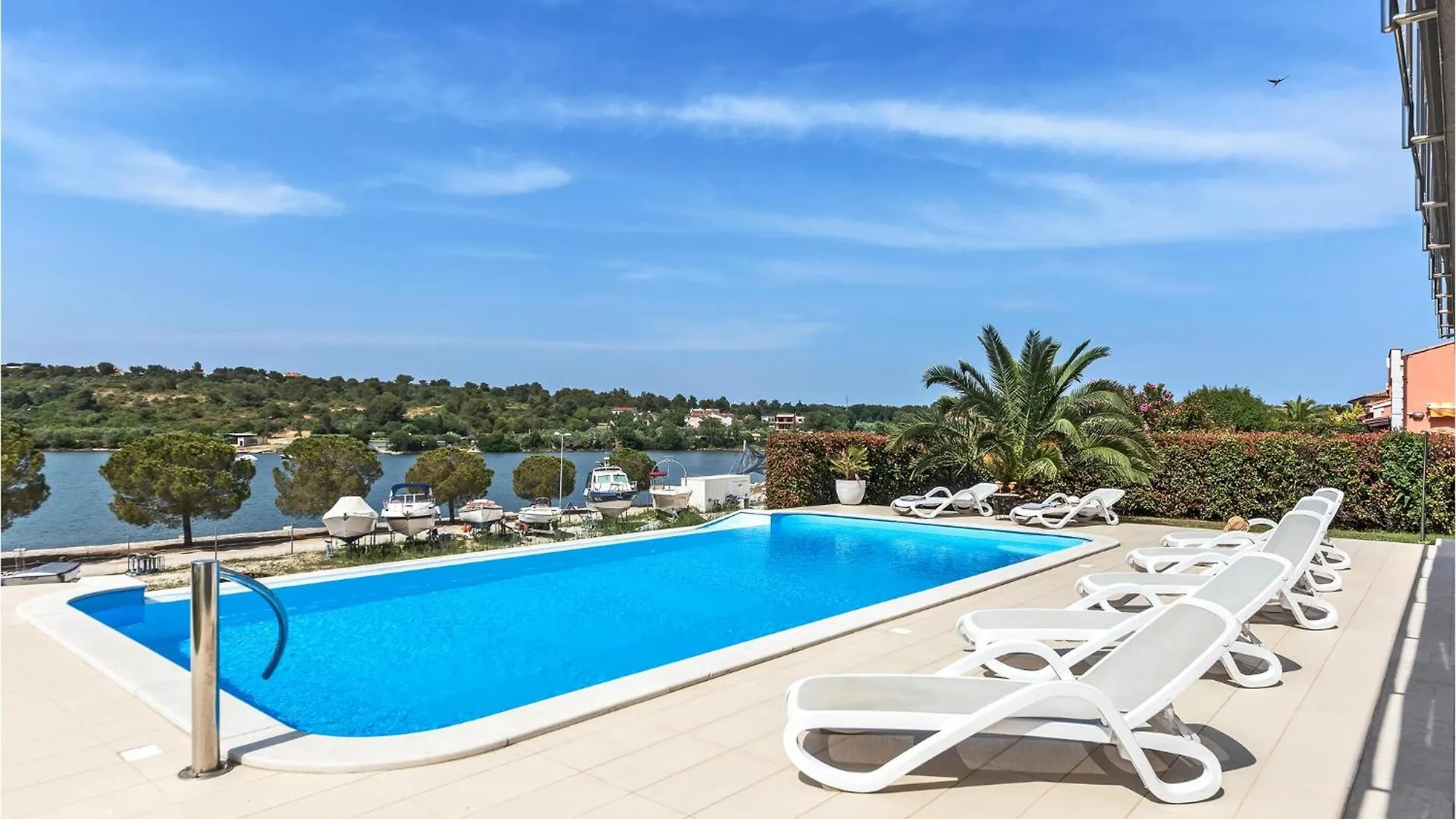 Lovely Apartment In Banjole With House Sea View