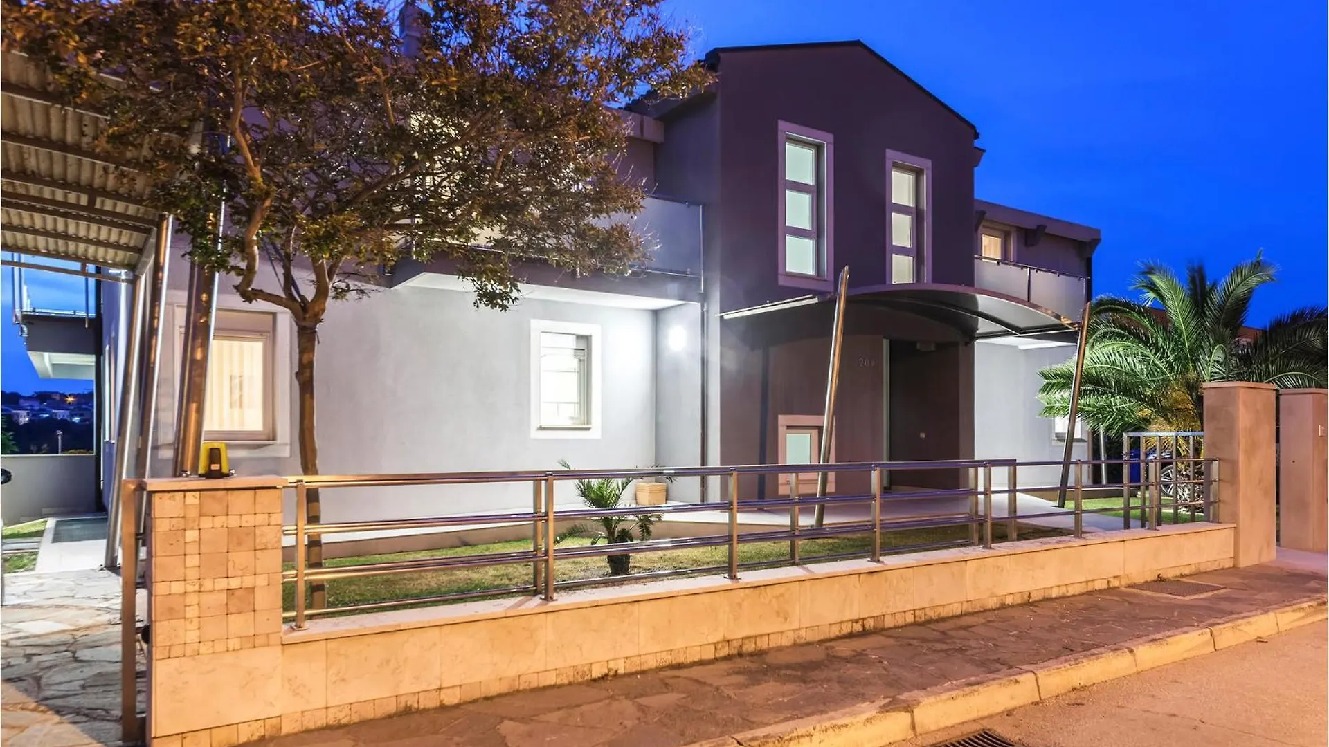 Lovely Apartment In Banjole With House Sea View