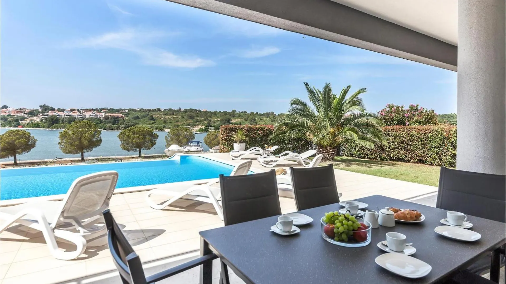 Lovely Apartment In Banjole With House Sea View 0*,